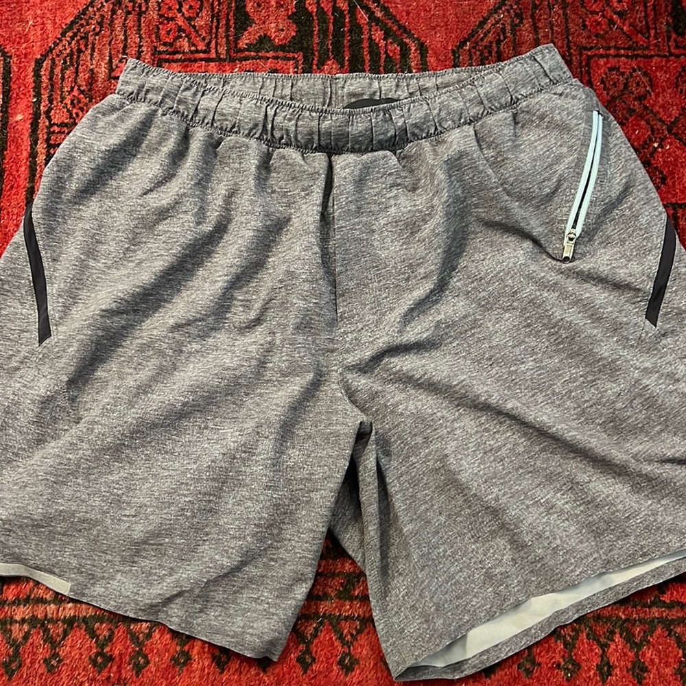 Lululemon 7” lined shorts